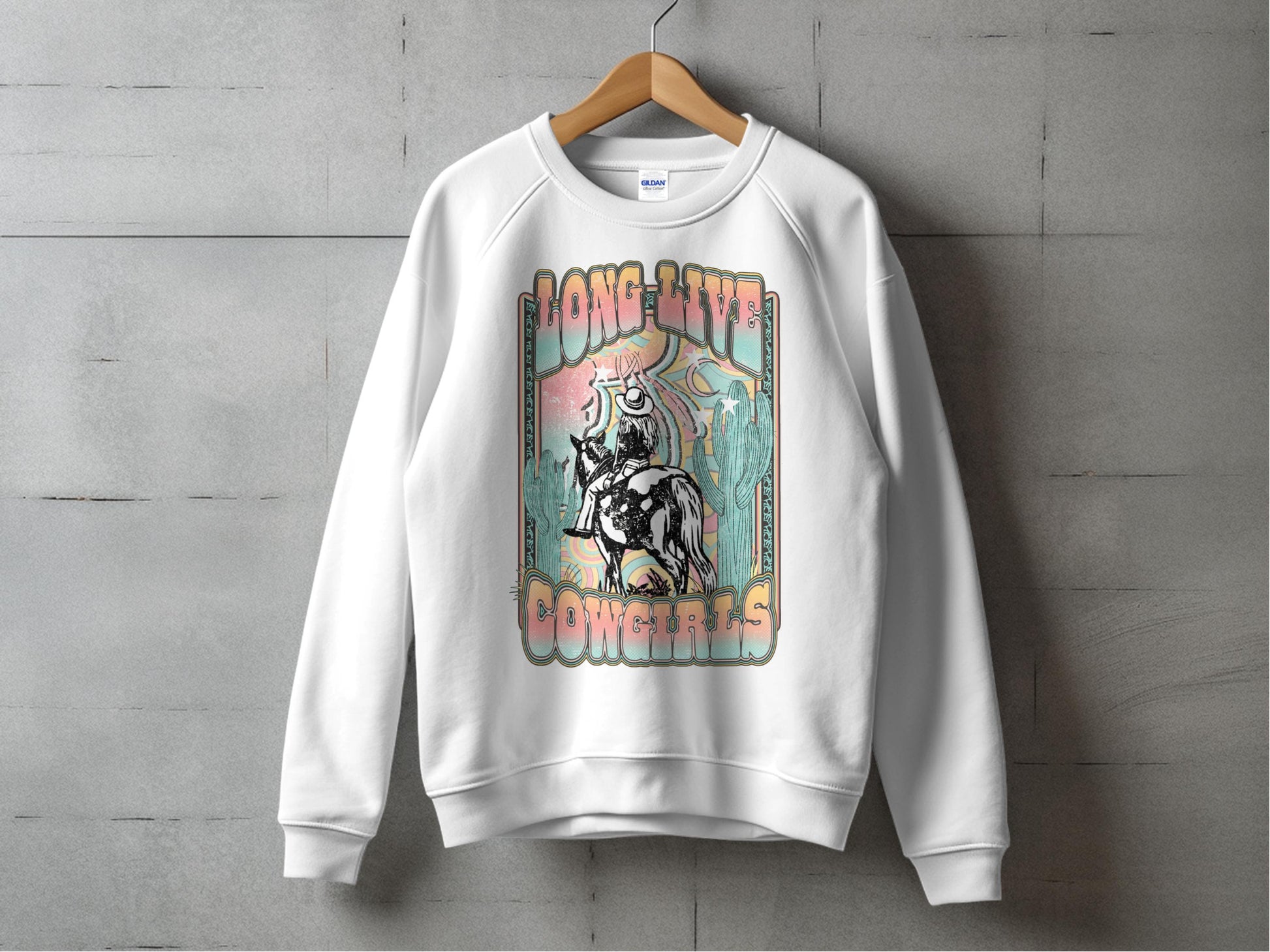 Long Live Cowgirls Graphic Sweatshirt, Vintage Western White Crewneck, Retro Cowgirl Casual Pullover, Fashionable Fall Apparel
