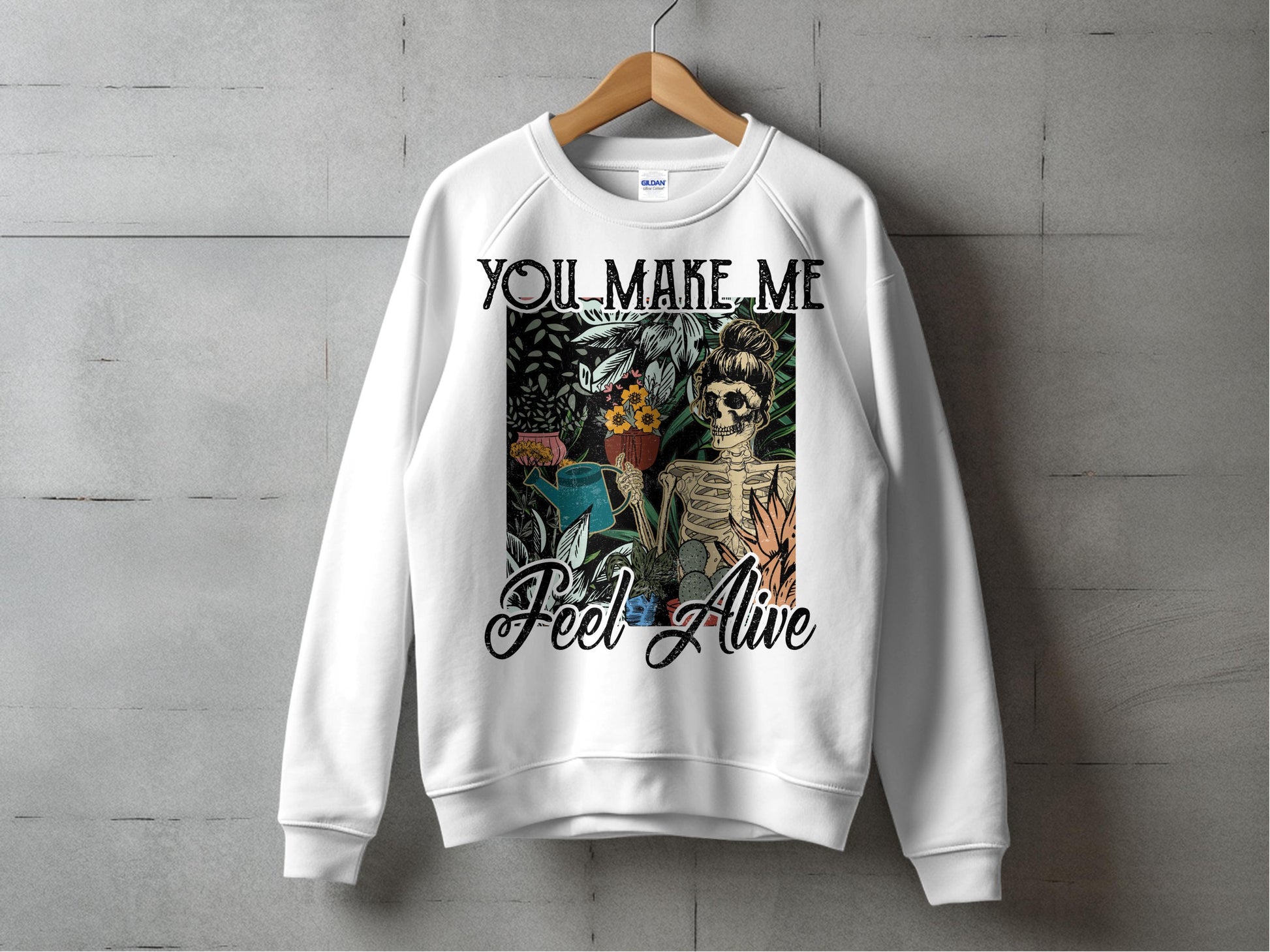 Graphic Sweatshirt with Skull and Floral Design, Vintage-Inspired Casual Streetwear, Unisex Pullover