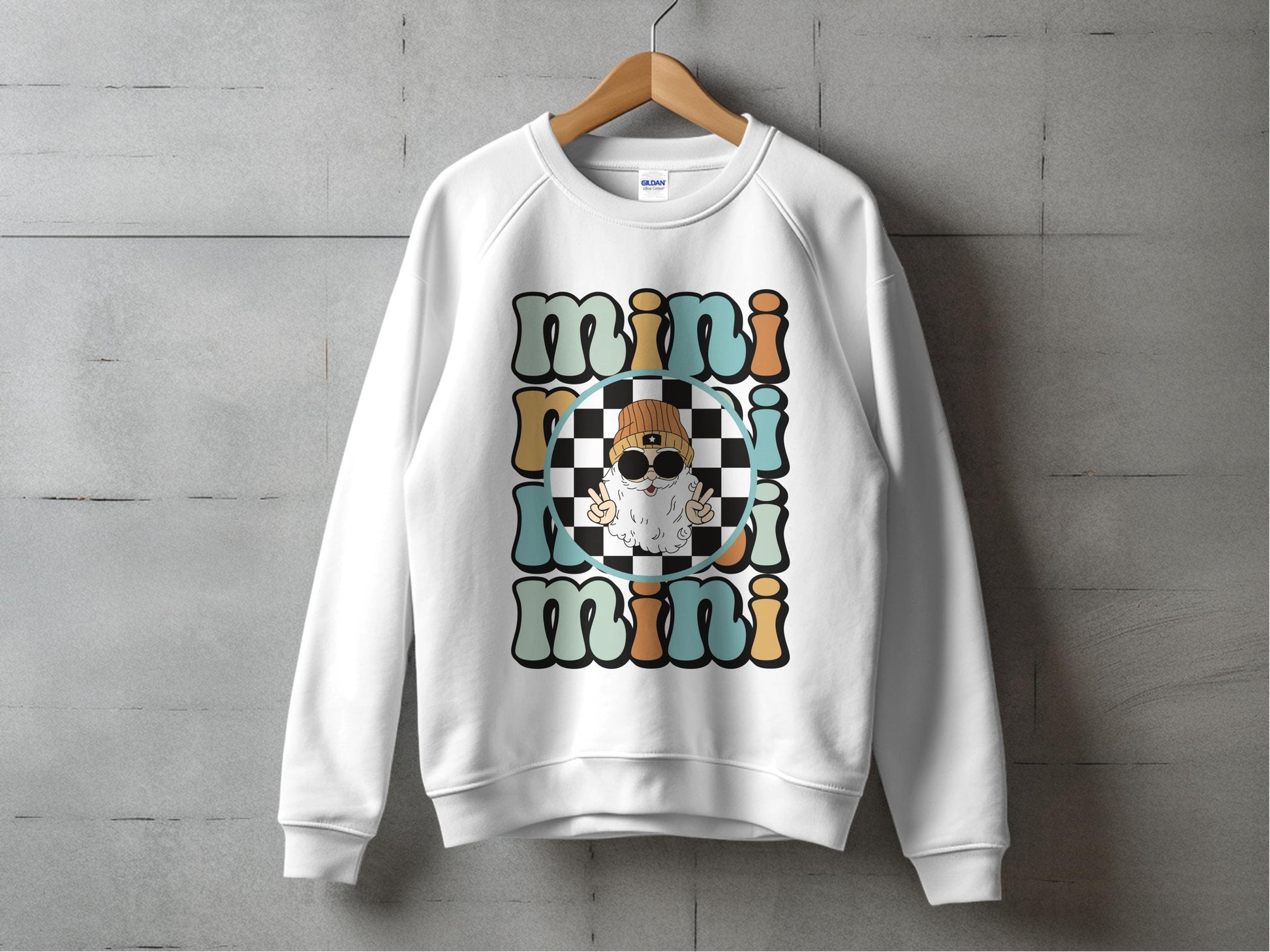 Trendy White Sweatshirt with Checkerboard Coffee Cup Design, Casual Graphic Pullover, Streetwear Style Top